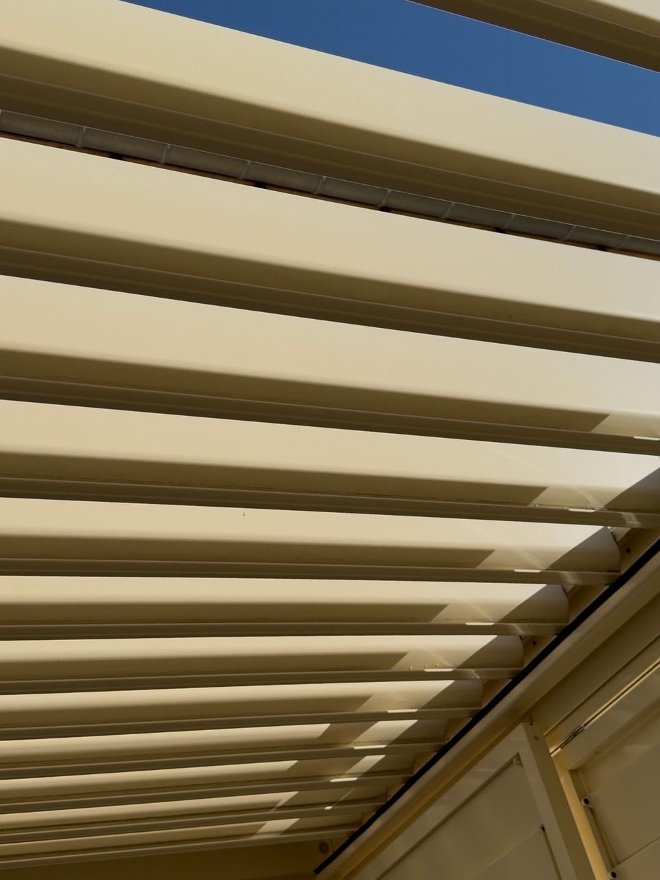 Après nettoyage de pergola à Pierrevillers