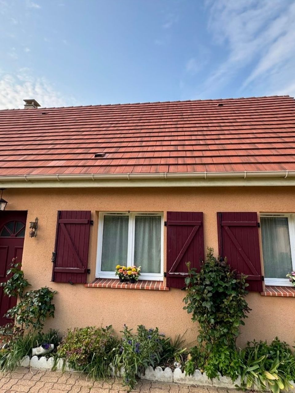 Rénovation et démoussage de toiture en tuiles à Metz